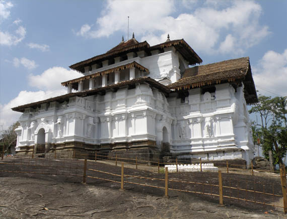 inora-travel-lanka-day-tour-local-countryside